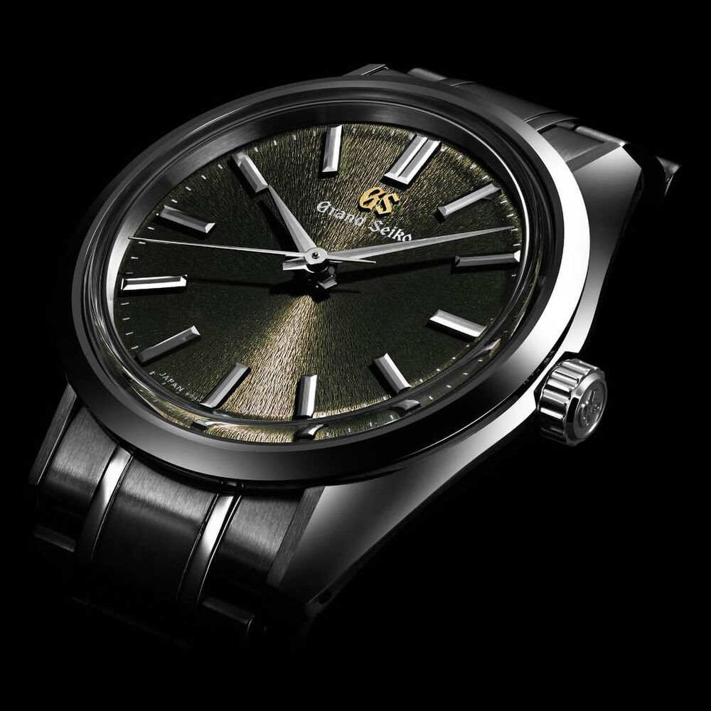 Grand Seiko Mount Iwate – Autumn Dusk European Limited Edition 36.5mm Green Dial Bracelet Watch image number 2